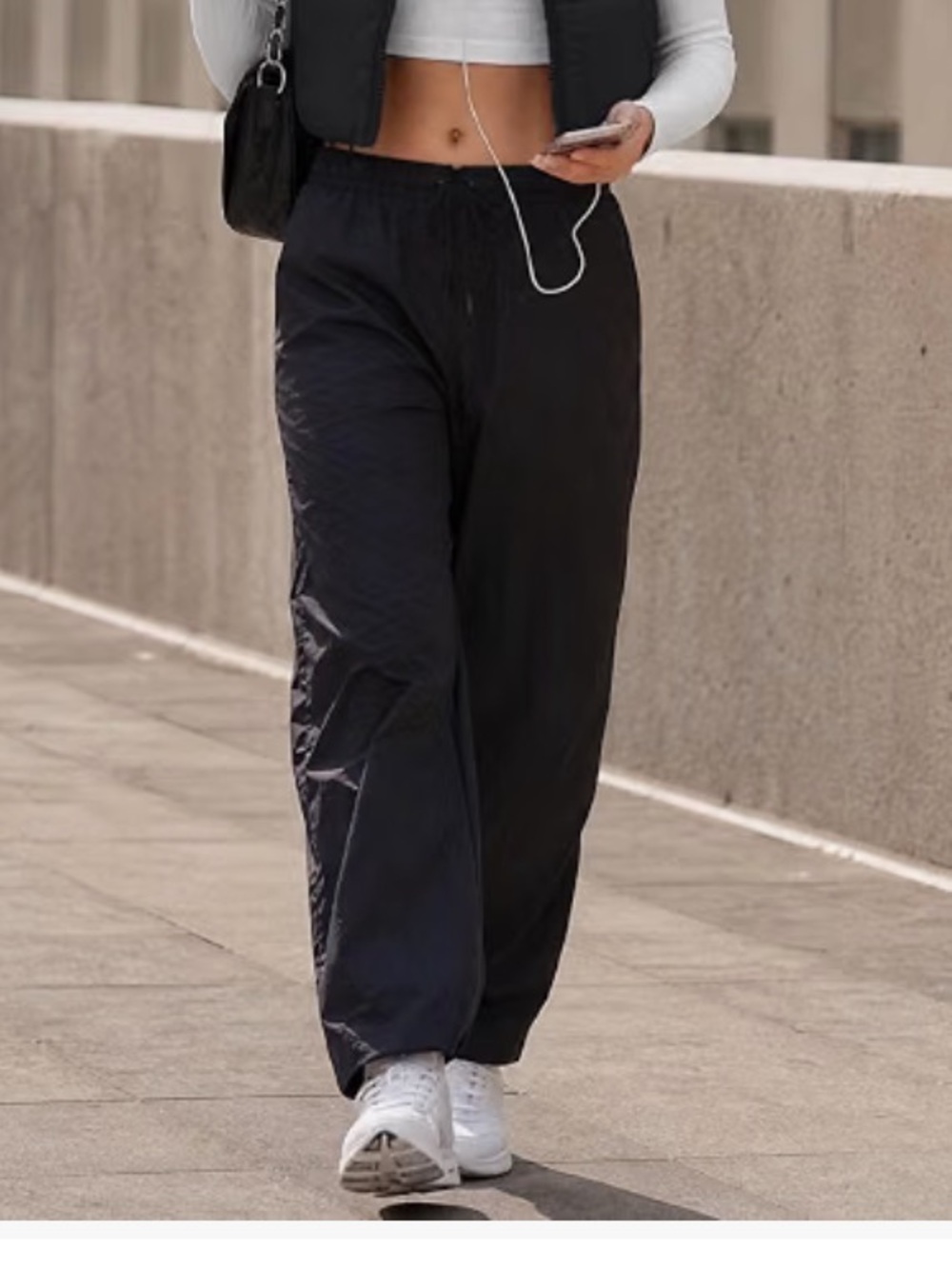 Women’s H&M Black Parachute Drawstring Cargo Pants